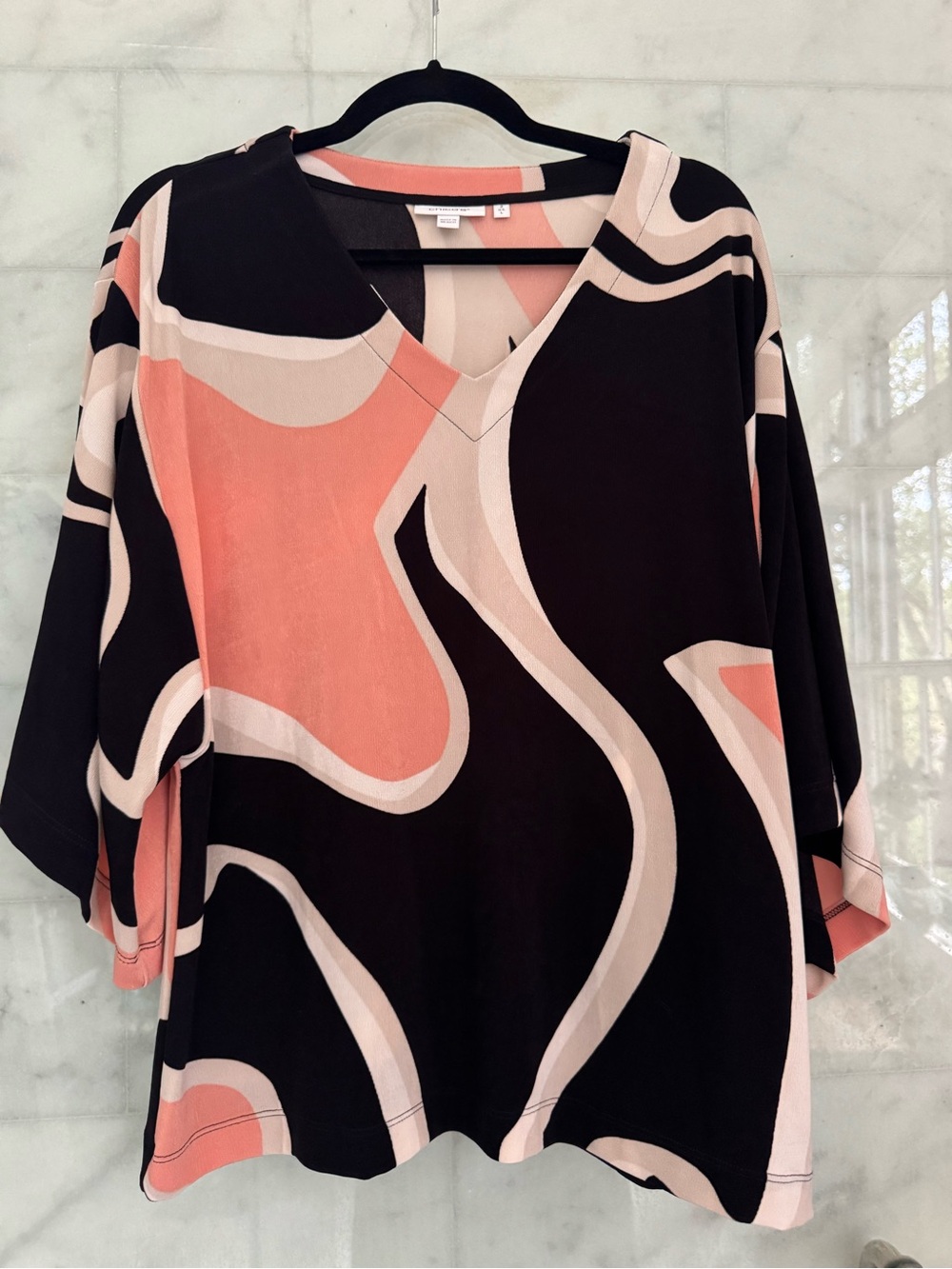 Chico’s Abstract Print V-Neck Tunic Top Black Coral Blush Size 2 Large